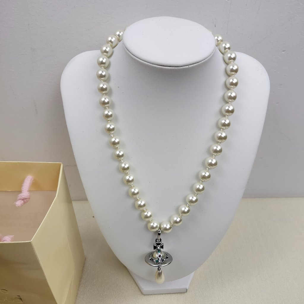 Brand New Vivienne Westwood Pearl Necklace In Silver